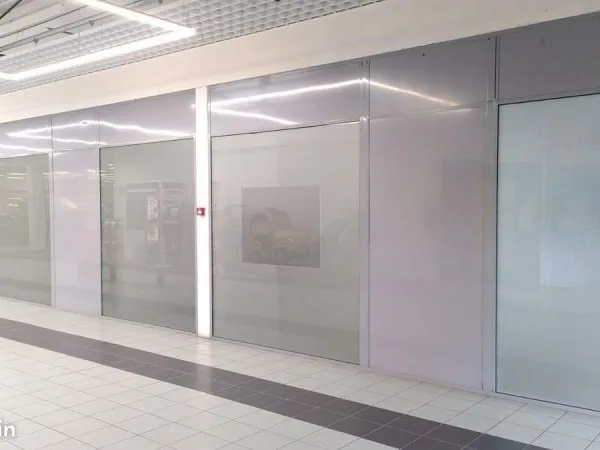 Local commercial 216 m²