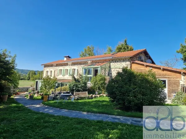 Beaulieu grande ferme rénovée sur 3200 m² de terrain