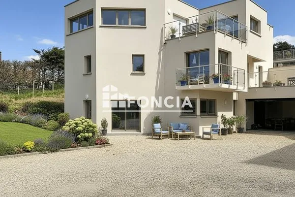 Maison 9 pièces 280 m²
