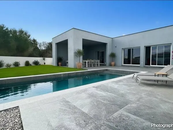 Maison de plain-pied 5 pièces 140 m²