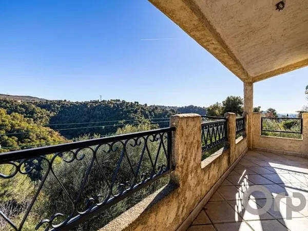 Villa 4 pièces 155 m²