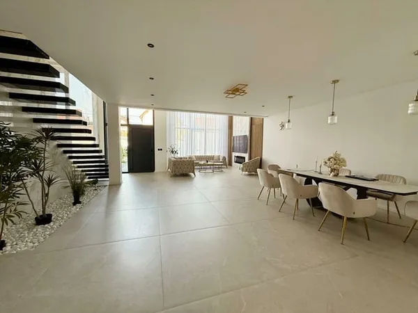 Maison Sainte Genevieve Des Bois 6 pièces de 163 m2