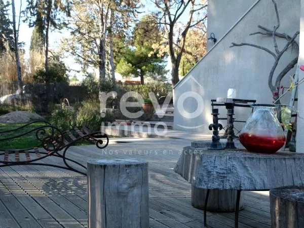 15 minutes de PEZENAS / VILLA DE CHARME 177 m² hab. avec piscine sur 1200 m²