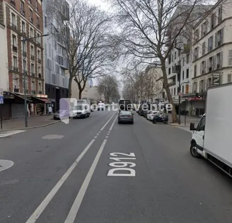 Local commercial 200 m²
