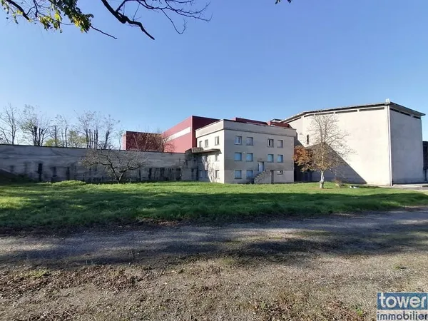 Campsas - ensemble immobilier à usage industriel et commerci
