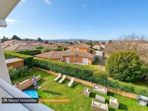 Maison familiale soignée de 257,61 m2 utiles