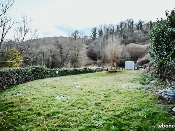 Terrain constructible viabilisé 579m2