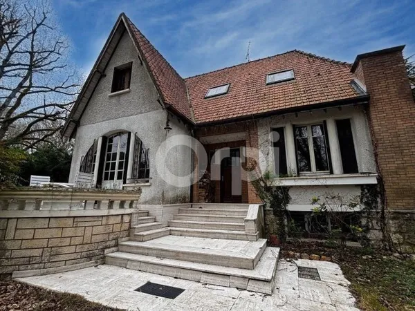 Maison 6 pièces 250 m²