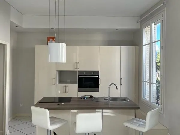Appartement 3 pièces F3 de 74 m2 au 1er étage, hyper centre de Soissons
