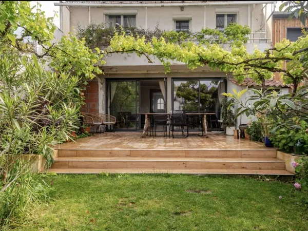 BAIL MOBILITÉ - Belle maison familiale avec piscine et jardin à Bordeaux (quartier Bacalan)