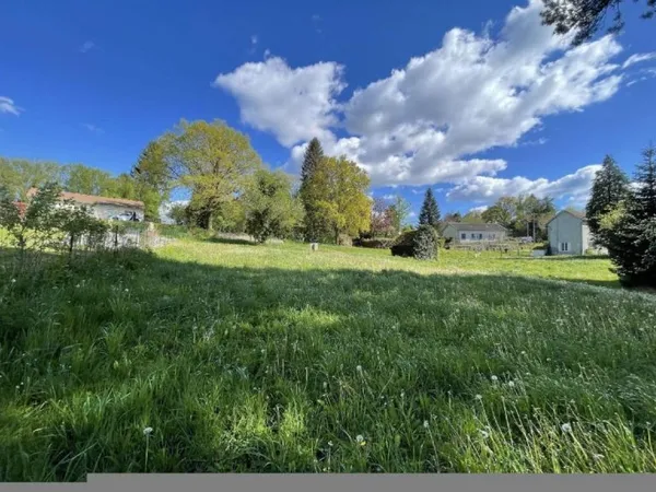 Terrain à bâtir Vente Châteauneuf-la-Forêt  1559m² 16500€