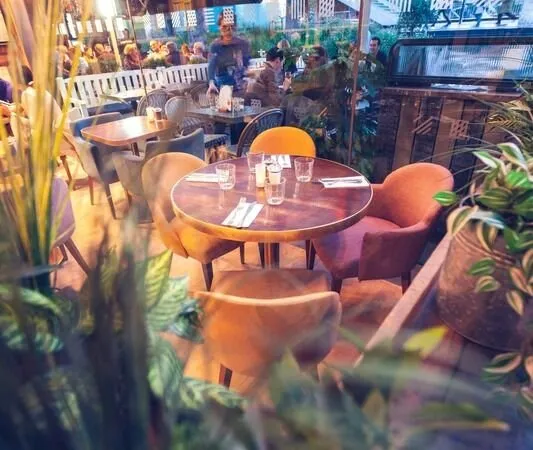 Fonds de commerce à vendre restaurant terrasse centre ville 06 arriere pays cannois
