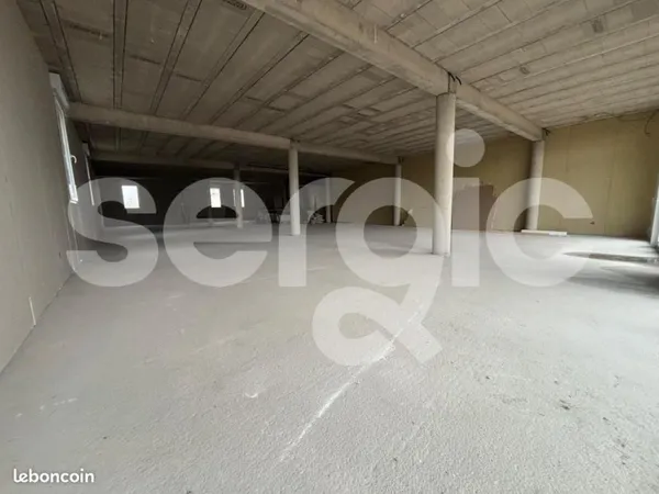 Local commercial 307 m²
