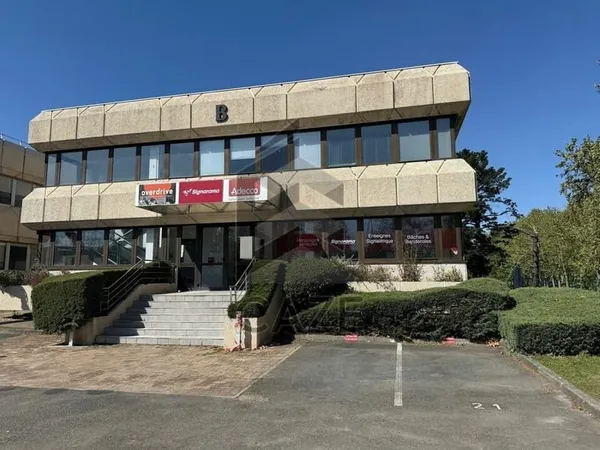 Bureaux 379 m²