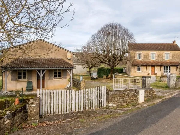 Ensemble de Caractère avec Gîte Aux Abords de Rocamadour et de la Vallée de la Dordogne