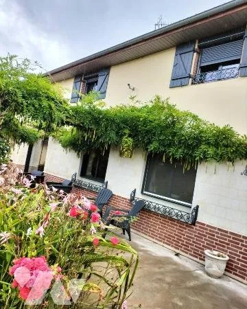 Maison 8 pièces 180 m²