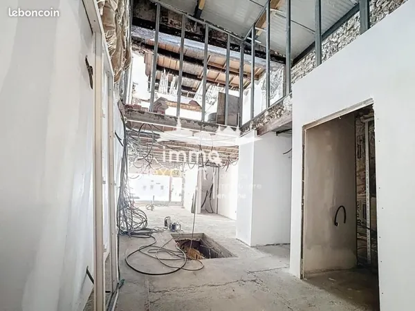 Local commercial 200 m²
