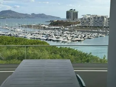 A vendre magnifique appartement T3 de 121.35 m² avec vue sur la marina de l'Étang Z'Abricot
