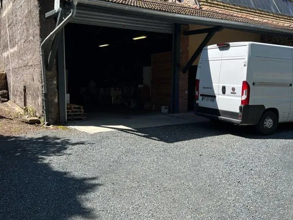 Local d’activité et entrepôt Location Saint-Clément-sur-Valsonne 1p  730€