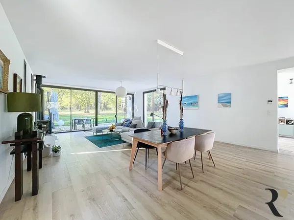 Superbe maison contemporaine 5 pièces de 200m2 sur une parcelle boisée classée de 12439m2