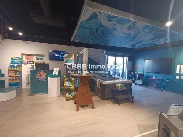 Local commercial 314 m²