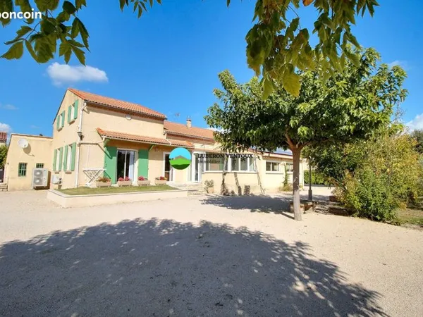 Maison 10 pièces 199 m²
