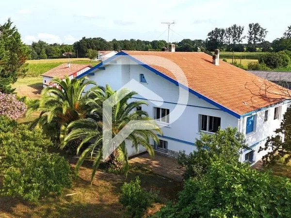 Maison 8 pièces 208 m²
