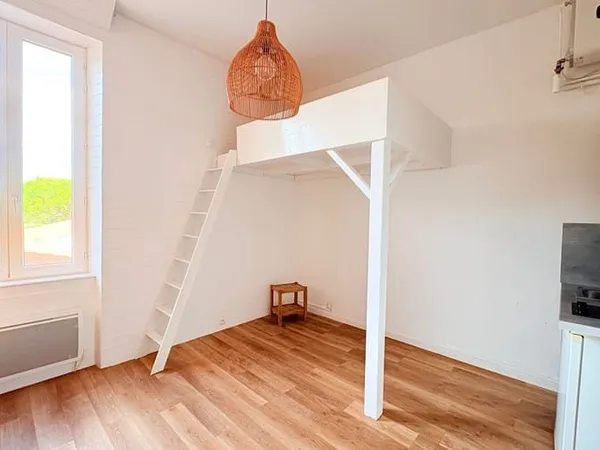Studio 1 pièce 14 m²