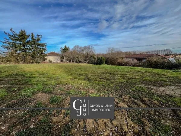 Terrain 915 m²
