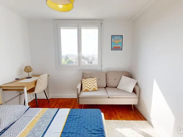 Chambre 4 pièces 55 m²
