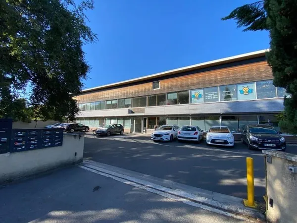 L'ISLE SUR LA SORGUE - LOCAL PROFESSIONNEL 25M²