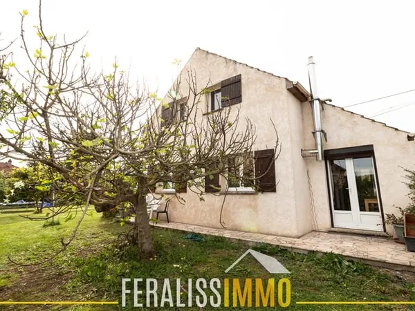 Confortable et spacieuse maison individuelle avec jardin et