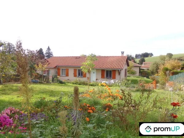 Maison familiale de plain-pied de 106m2 à Duerne à 5 minutes de Saint martin en Haut