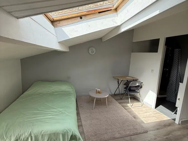 Studio meublé et équipé
