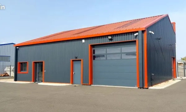 Bâtiment industriel NEUF 250 m² - Terrain 1037 m² - Bureaux climatisés - Sécurisé - Montbrison