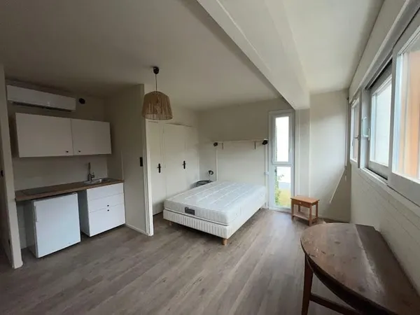 Studio 1 pièce 24 m²