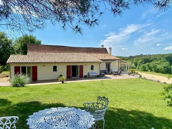 Maison 11 pièces 240 m²