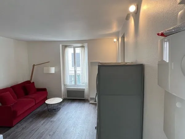 Studio à louer refait à neuf
