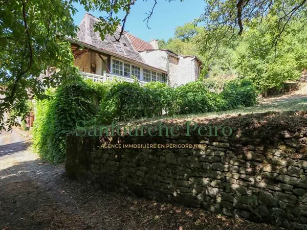 À 12 km au Sud de Sarlat - Vallée de la Dordogne