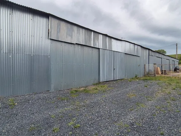 Hangar 80m²