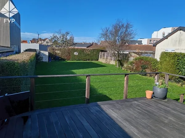 Maison familiale avec jardin intime, garage Secteur prisé