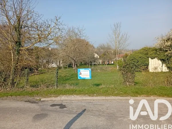 Terrain 889 m²