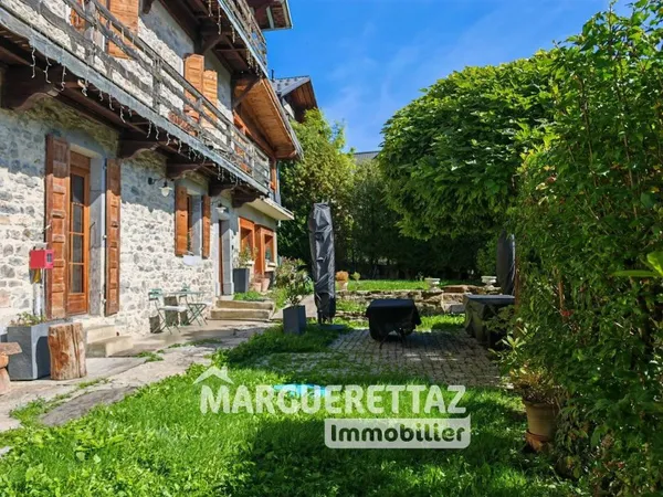 Chalet gîte 17 pièces à Verchaix