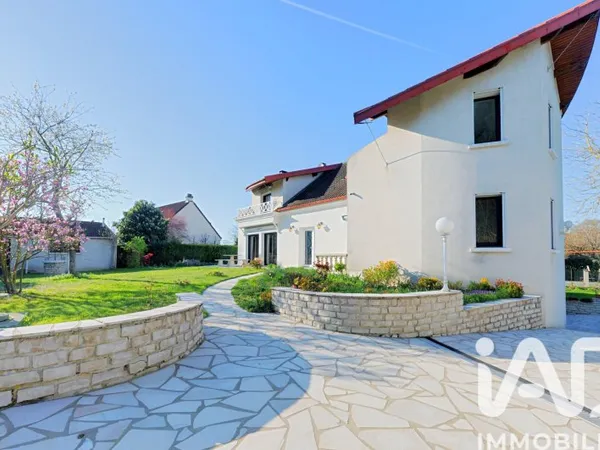 Maison 6 pièces 198 m²