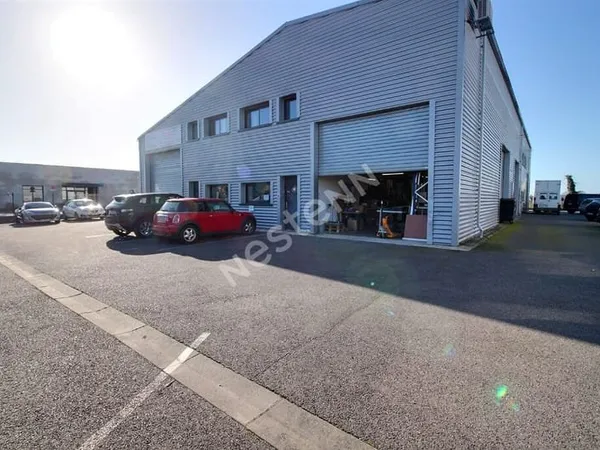 Local commercial 144 m²