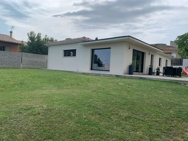 Maison récente Aigremont, Plain pied, terrasse et terrain de 920m2