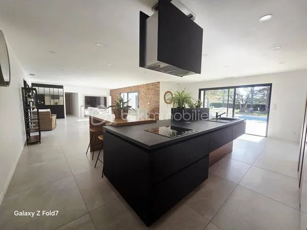 Maison de plain-pied 5 pièces 176 m²