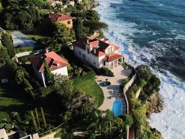 Villa 12 pièces 400 m²