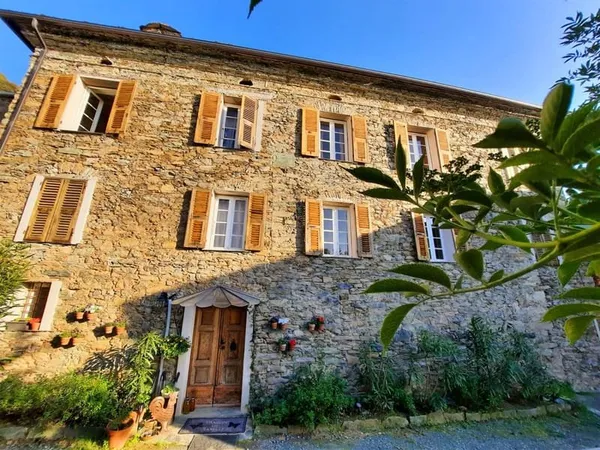 Maison 12 pièces 380 m²