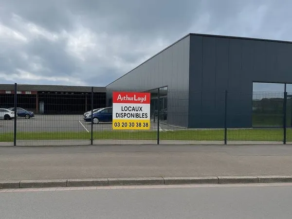 Entrepôt 272 m²